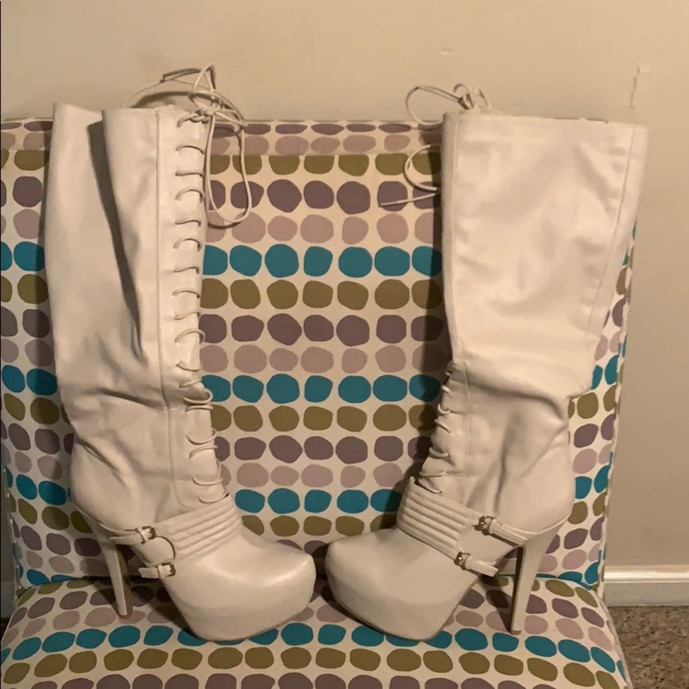 Platform heeled boots